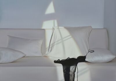 Bett mit Schwarzer Spitze, 310x140, 2016